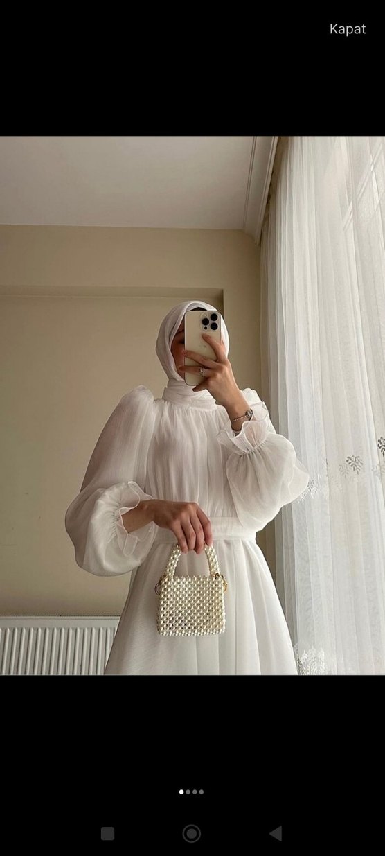 Beyaz Uzun Kollu Dökümlü Tesettür Abiye - Görsel 2