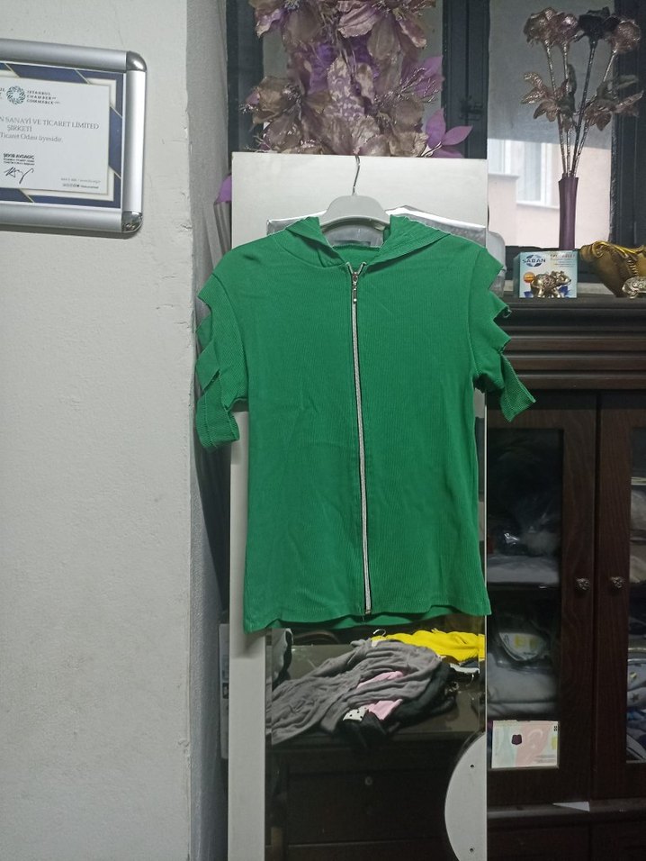 Yeşil Kısa Kollu Fırfırlı Kadın Tişört - Görsel 2