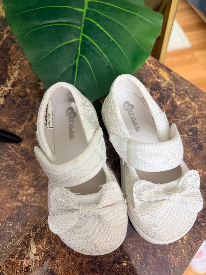 Kız Çocuk Beyaz Cırtlı Babet Ayakkabı - Görsel 4