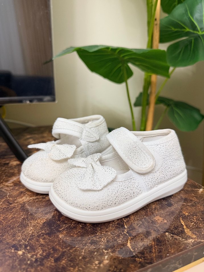 Kız Çocuk Beyaz Cırtlı Babet Ayakkabı - Görsel 3