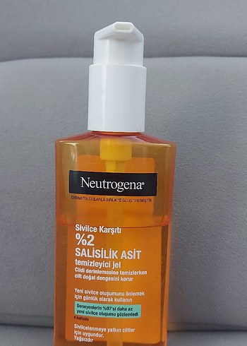 Neutrogena Yuz Temizleme Jeli
