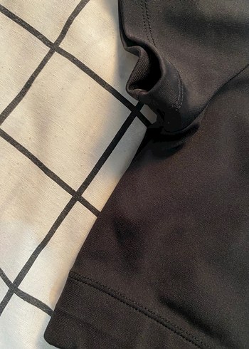 Siyah Kısa Kollu Crop - Görsel 3