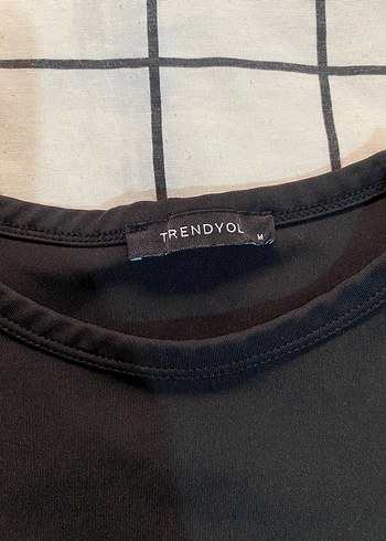 Siyah Kısa Kollu Crop - Görsel 2