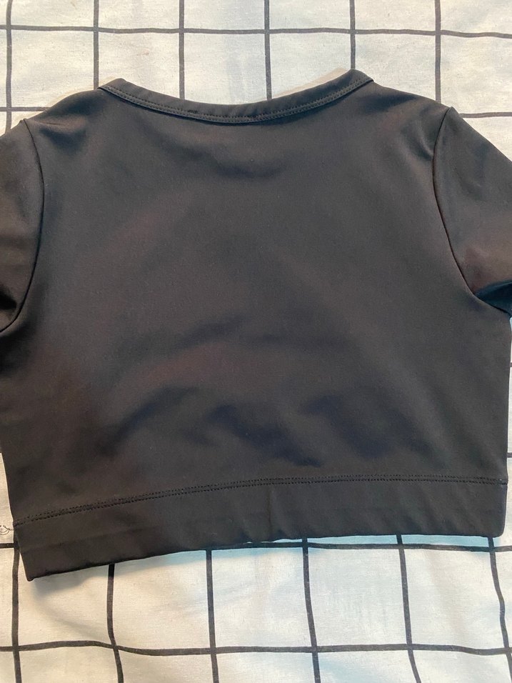 Siyah Kısa Kollu Crop - Görsel 4