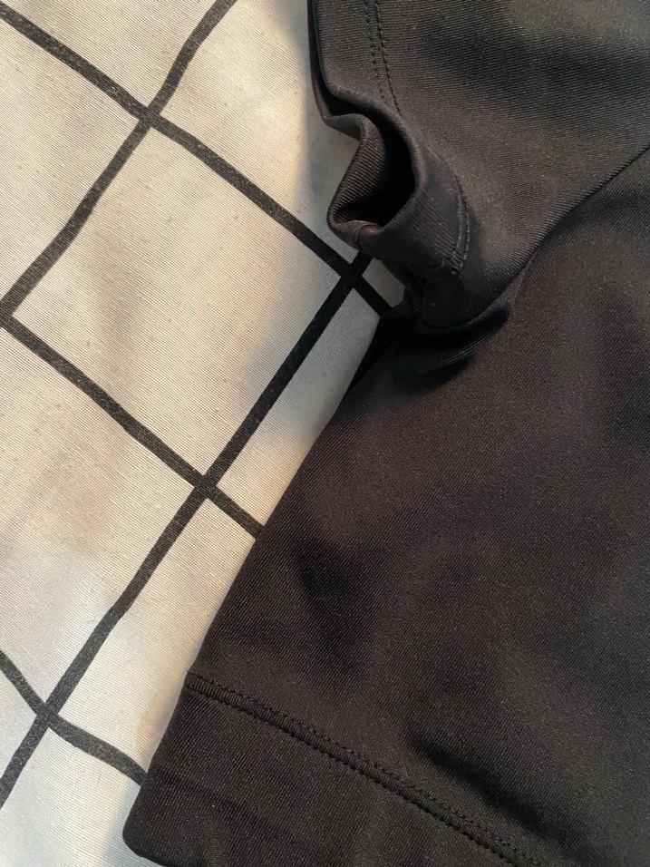 Siyah Kısa Kollu Crop - Görsel 3