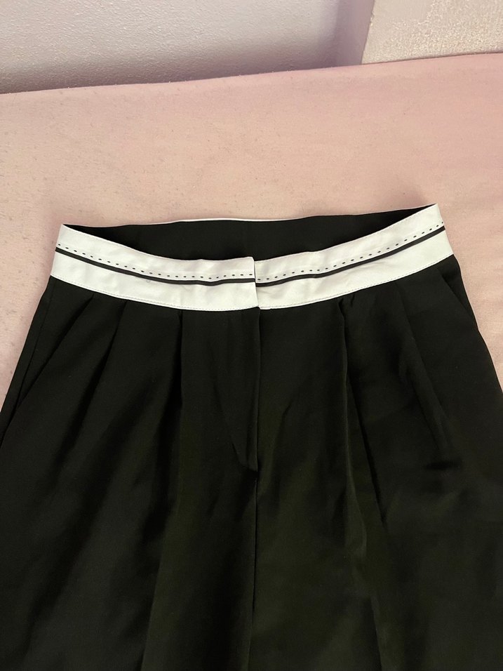 Kadın Siyah Pilili Midi Kumaş Pantolon - Görsel 2