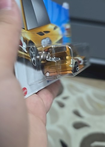 Sarı Parlak Hot Wheels Oyuncak Araba - Görsel 3