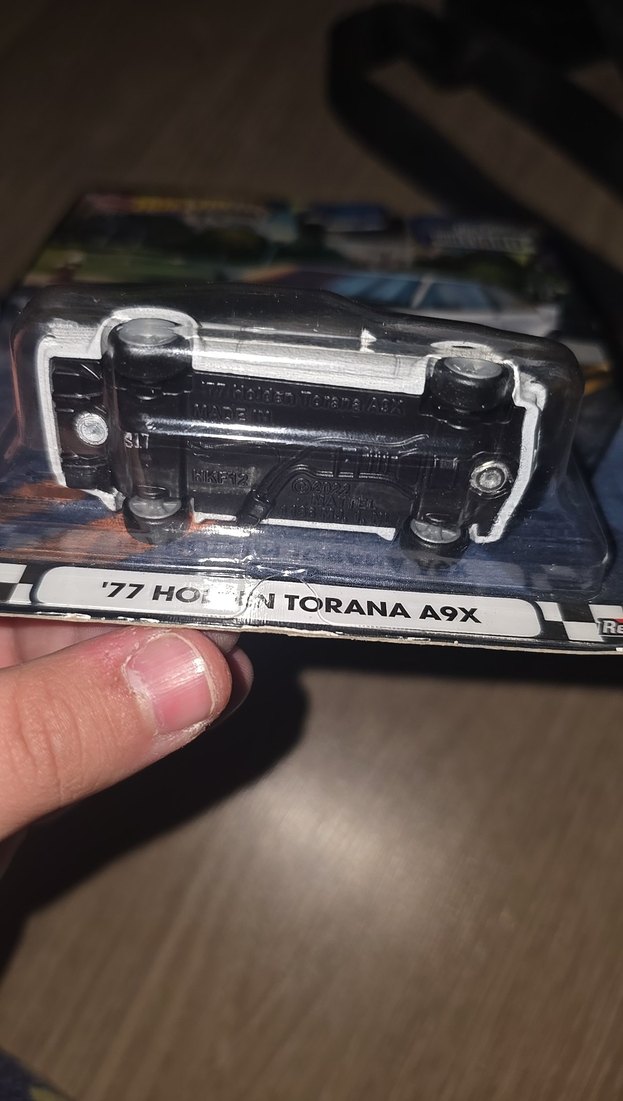 Hot Wheels 77 Holden Torana X Beyaz Oyuncak Araba - Görsel 4
