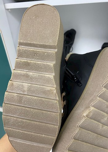 Nakışlı Kelebek Desenli Kız Çocuk Botu - Görsel 2