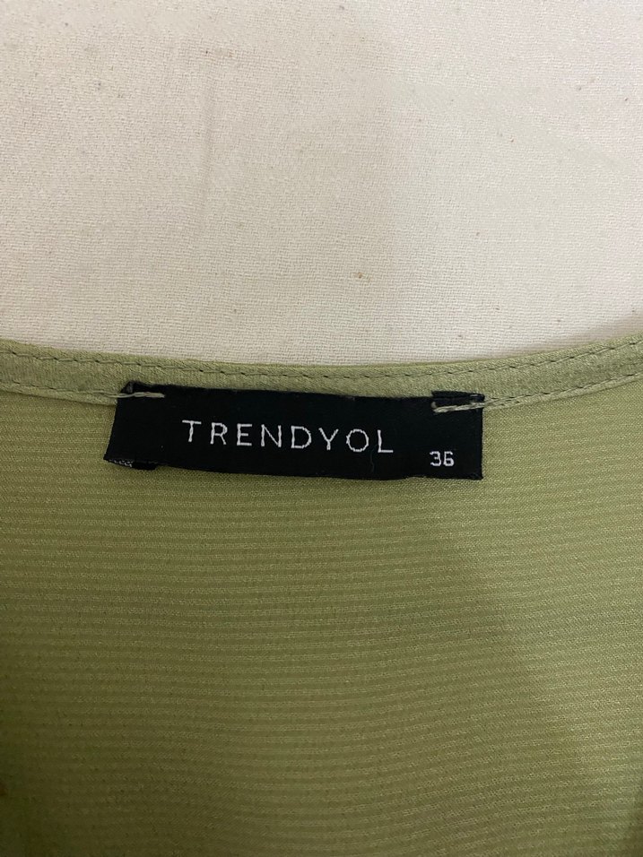 Kadın Haki Saten Drapeli V Yaka Bluz - Görsel 3