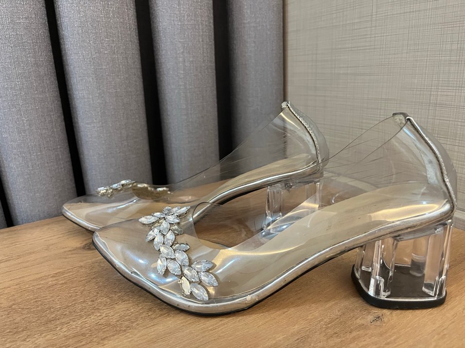 Gri Parlak Desenli plastik Topuklu Kadın Ayakkabı - Görsel 3