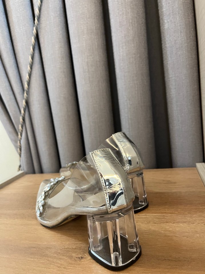 Gri Parlak Desenli plastik Topuklu Kadın Ayakkabı - Görsel 4