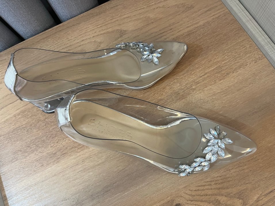 Gri Parlak Desenli plastik Topuklu Kadın Ayakkabı - Görsel 2