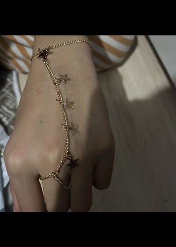 Yıldız Detaylı Altın Rengi El Zinciri - Görsel 2