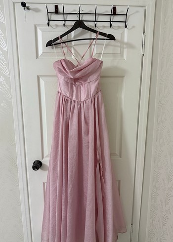 Pudra Pembe Uzun İnce Askılı Sırt Dekolteli Yırtmaçlı Abiye - Görsel 2