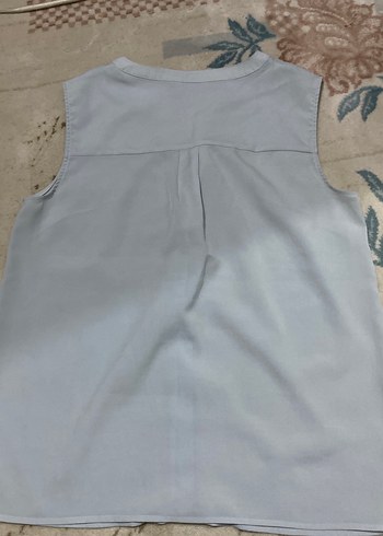 Gri V Yakalı Kolsuz Keten Bluz - Görsel 2