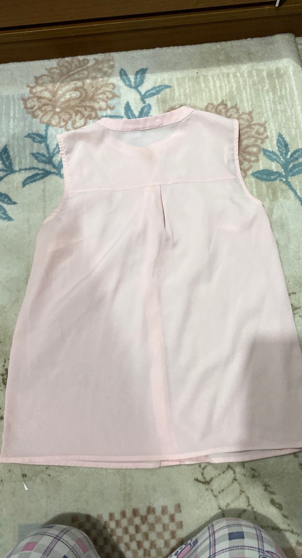 Düğmeli Pembe Kolsuz Bluz - Görsel 2