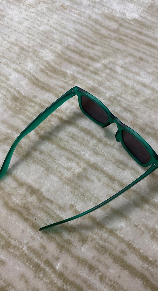 Şeffaf Çerçeveli Mavi Çocuk Güneş Gözlüğü - Görsel 3