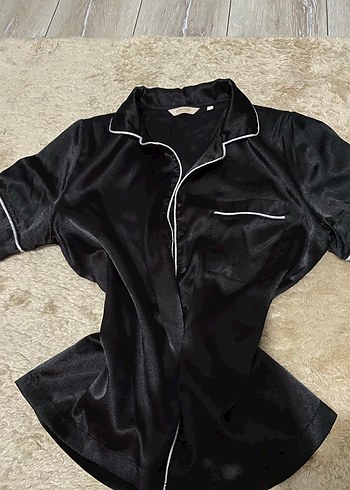 Siyah saten gömlekli alt üst takım pijama - Görsel 2