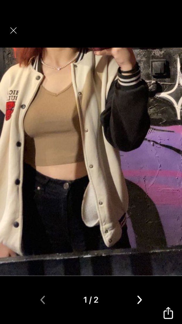 Bej V Yaka Kısa Kollu Crop Top - Görsel 2