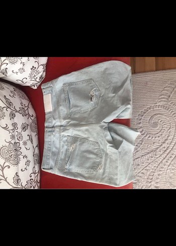 Bershka Yırtık Denim Kot Şort - Görsel 2