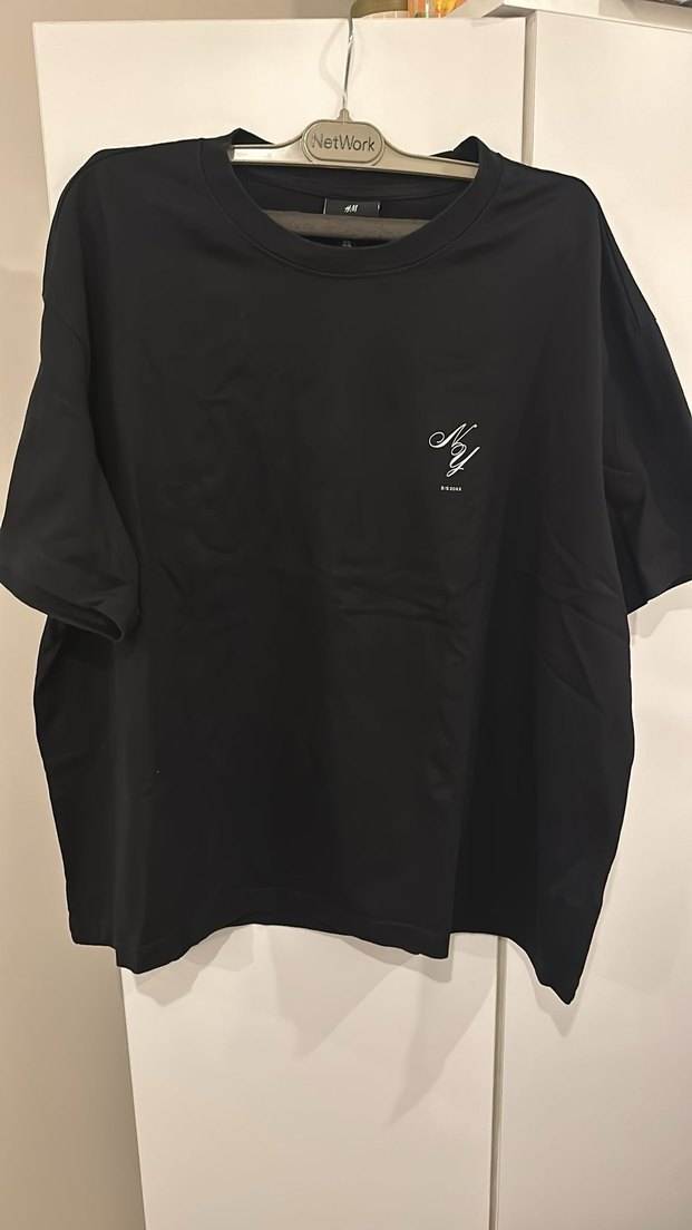 Siyah Baskılı Kısa Kollu Tişört - Görsel 2