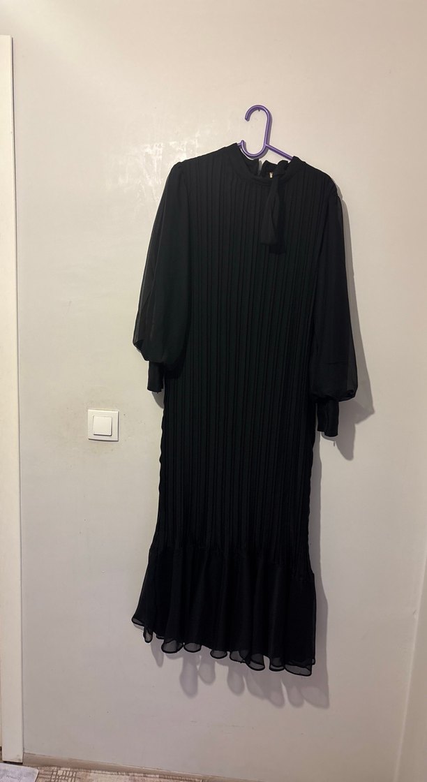 Siyah Pilili Uzun Kollu Uzun Elbise - Görsel 3