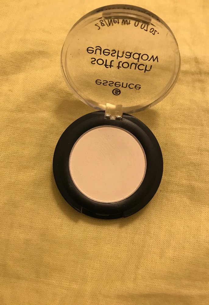 Essence Soft Touch Eyeshadow/Tekli Beyaz Far - Görsel 3
