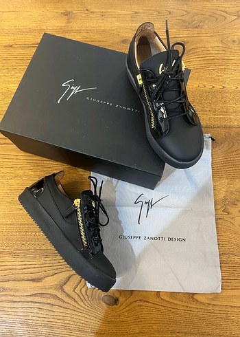 Giuseppe Zanotti 42