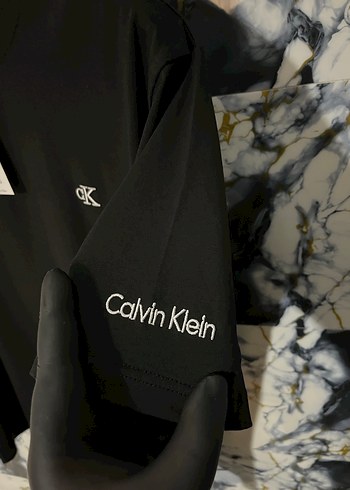 CALVIN KLEIN BATTAL BEDEN TİŞÖRT - Görsel 3