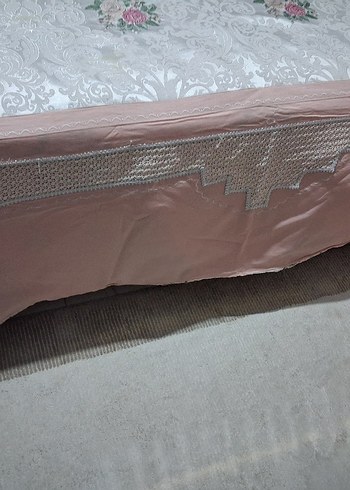 İşlemeli  dantellı Beyaz Yatak Örtüsü - Görsel 3