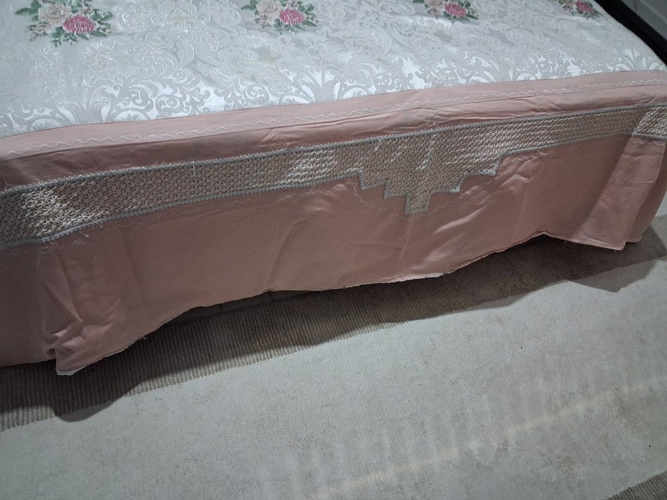 İşlemeli  dantellı Beyaz Yatak Örtüsü - Görsel 3