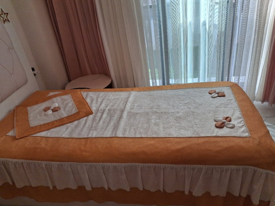 Nakışlı Bej Yatak Örtüsü fon perde - Görsel 2