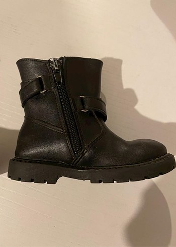 Kız Çocuk Siyah Deri Tokalı Bot - Görsel 2