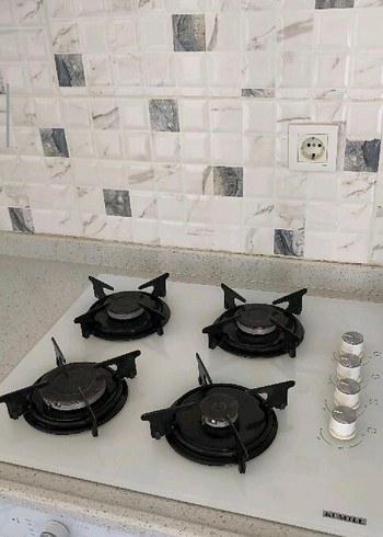 KUMTEL Beyaz Cam Yüzeyli 4 Gözlü Ocak - Görsel 4