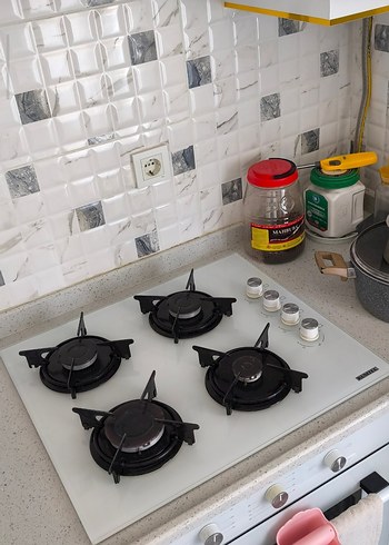 KUMTEL Beyaz Cam Yüzeyli 4 Gözlü Ocak - Görsel 6