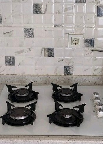 KUMTEL Beyaz Cam Yüzeyli 4 Gözlü Ocak - Görsel 3