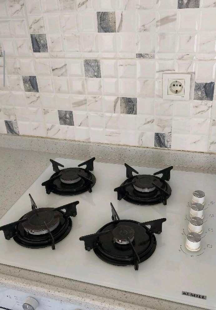 KUMTEL Beyaz Cam Yüzeyli 4 Gözlü Ocak - Görsel 4