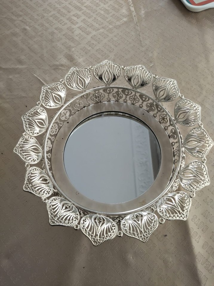 Çiçek Desenli Parlak Beyaz Metal Kapaklı Tabak - Görsel 4