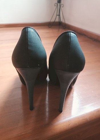 Kemer Detaylı Koyu Mavi Kadın Topuklu Ayakkabı - Görsel 4