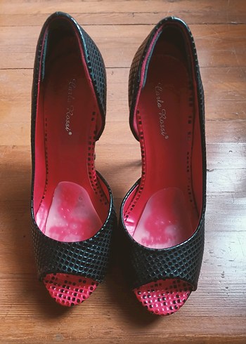 Siyah ve Kırmızı Renkli Dokulu Topuklu Kadın Ayakkabı - Görsel 2