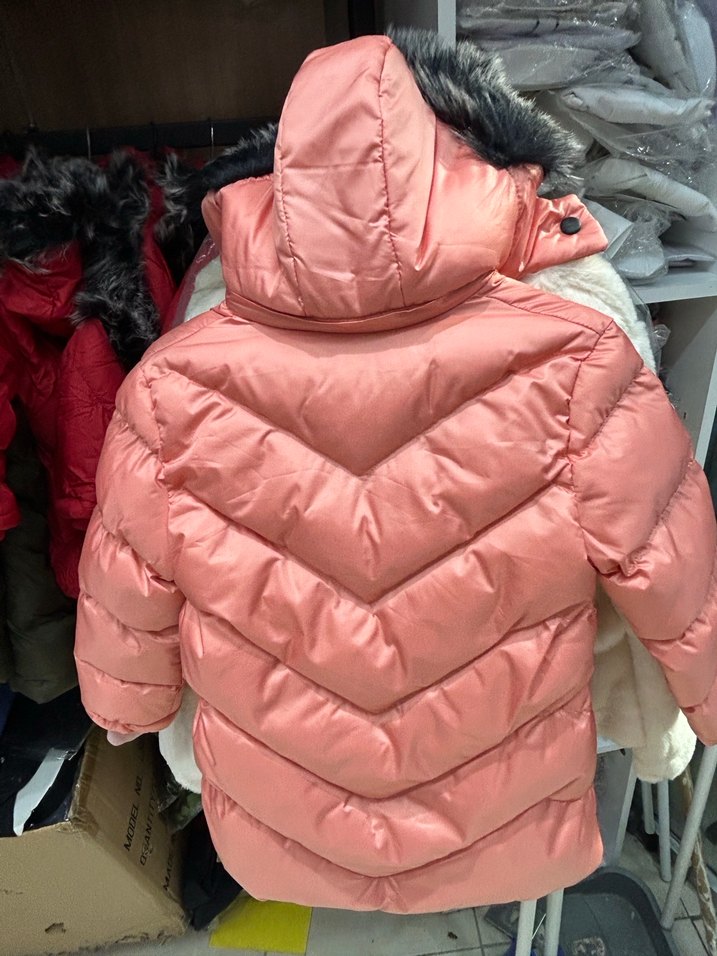Kız Çocuk Pembe Kürklü Mont - Görsel 3