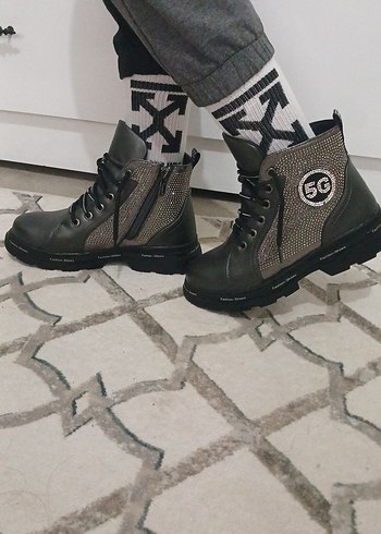 Simli Gri Yılan Desenli Blok Topuklu Bot - Görsel 3