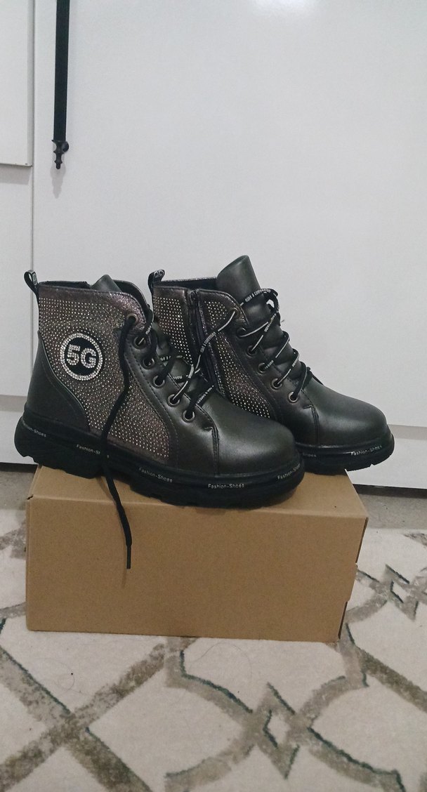 Simli Gri Yılan Desenli Blok Topuklu Bot - Görsel 4