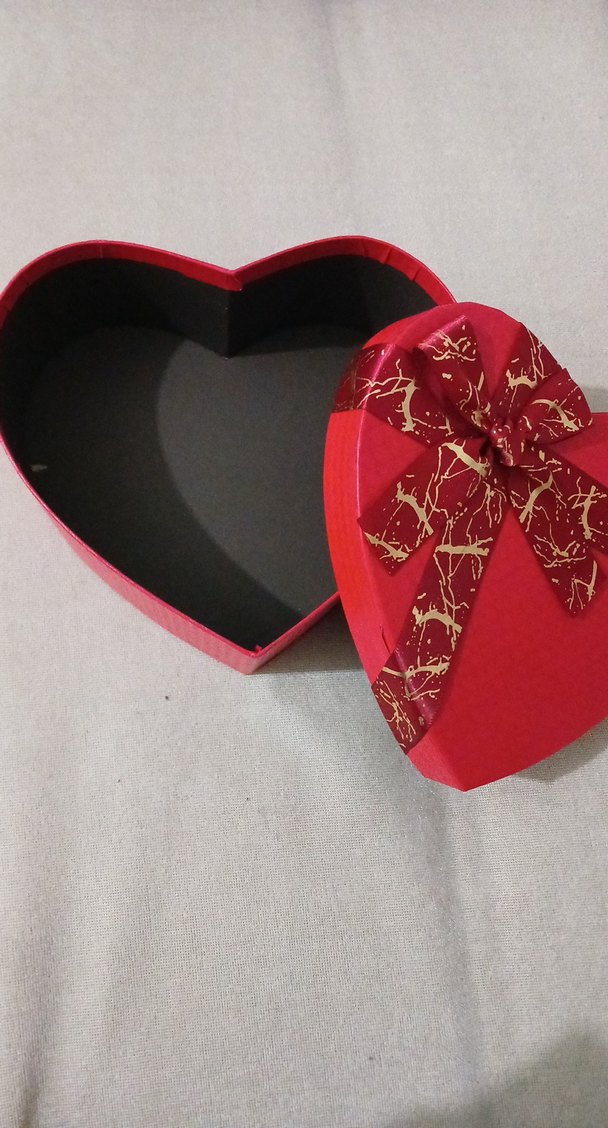 Kırmızı Kalp Şekilli Hediye Kutusu - Görsel 2
