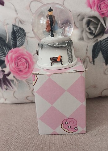 Renkli Kar Küresi Figürü - Görsel 2