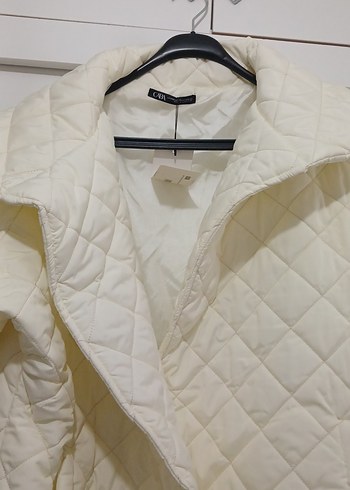 Beyaz Kemerli Midi Kapitone Kadın Ceket - Görsel 2