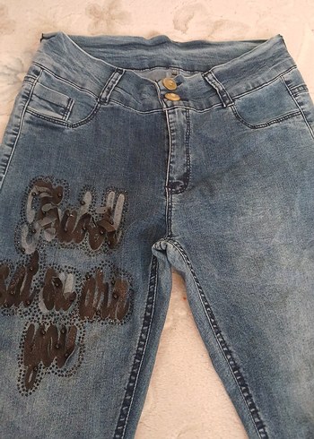 Nakışlı ve Tokalı Kadın Kot Pantolon - Görsel 2