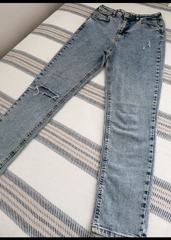 Yırtık Jean pantolon - Görsel 2