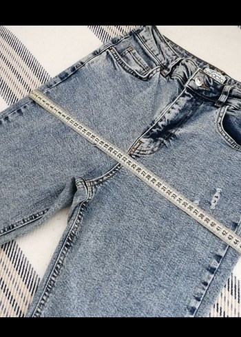 Yırtık Jean pantolon - Görsel 4